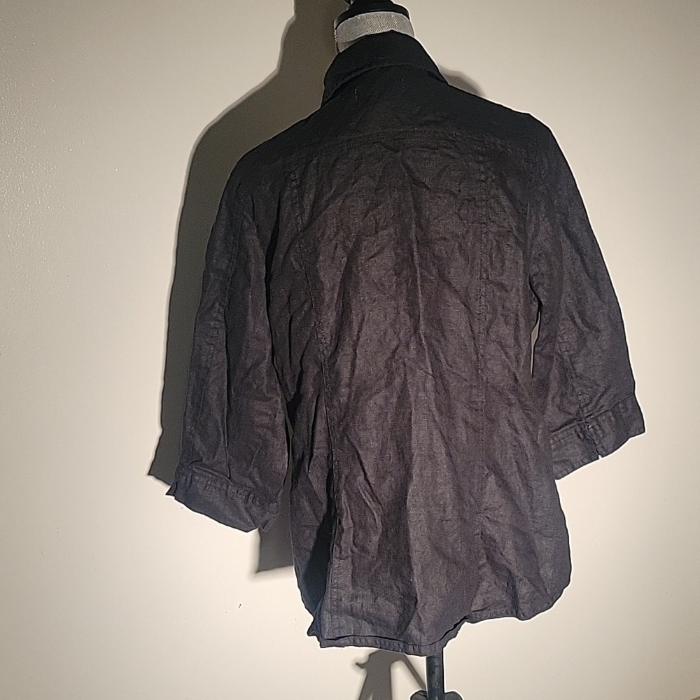 Lucy & Laurel Woman's 100% Linen Black Snap Down Top, Size: 1X - Picture 5 of 10